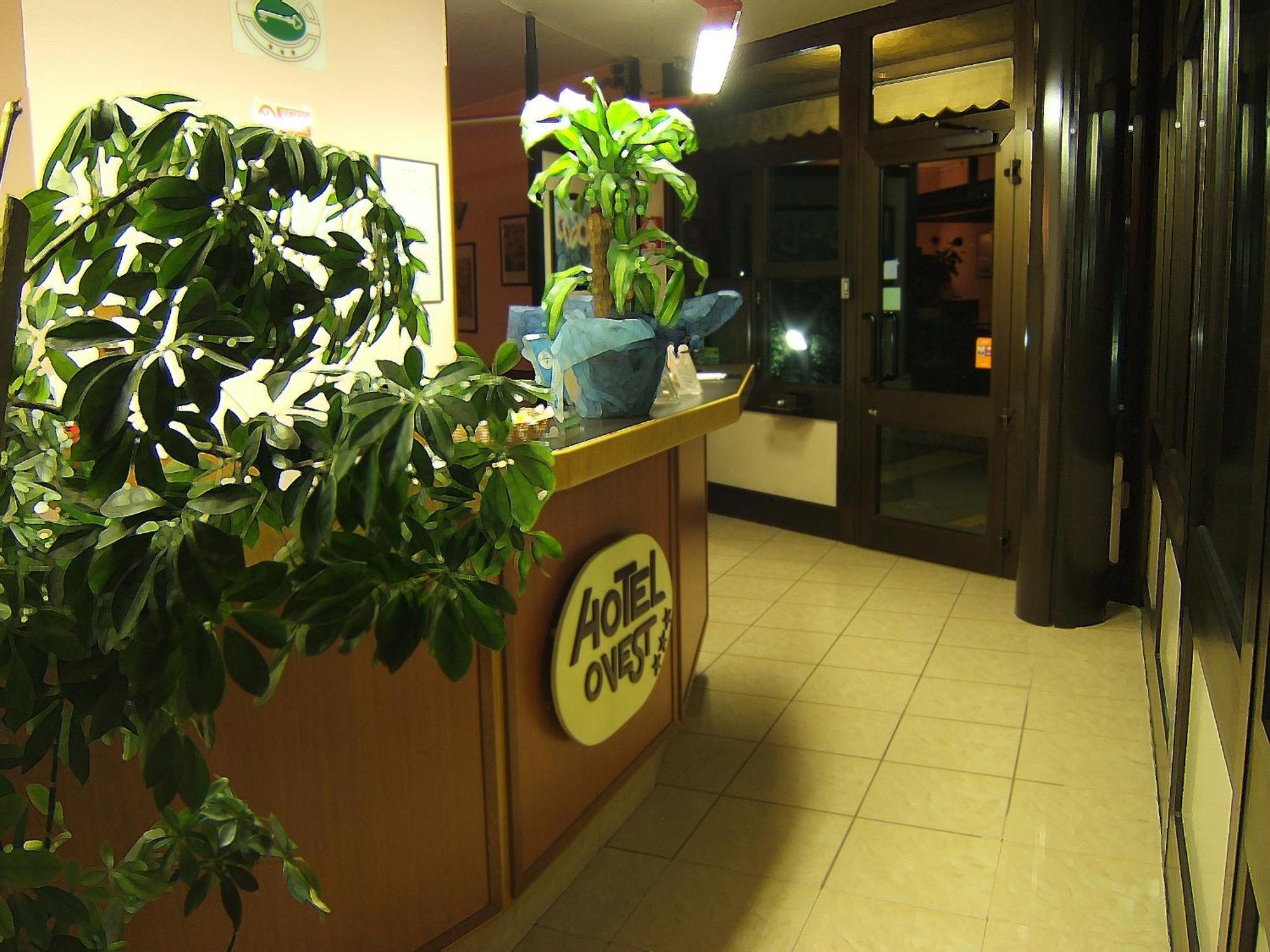 Hotel Motel Ovest Виттуоне Экстерьер фото